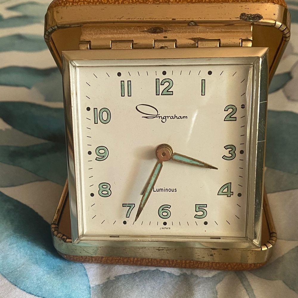 Ingraham foldable clock